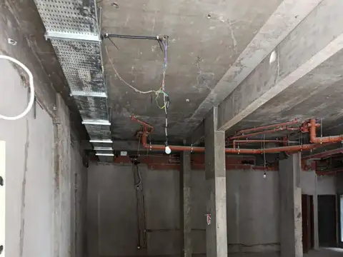 Local en venta con renta en USD en Núñez 