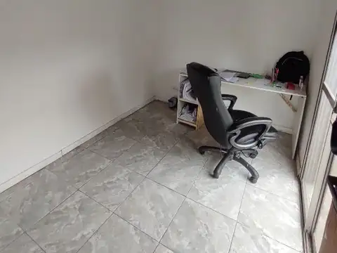 Calle 509 e/ 31 y 132 - Conjunto de locales y departamentos