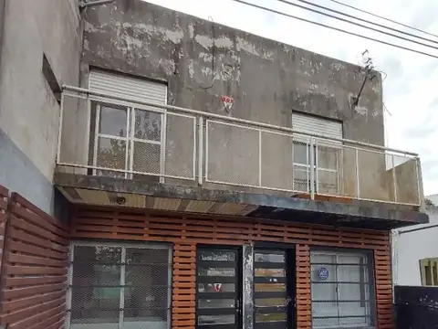 Calle 509 e/ 31 y 132 - Conjunto de locales y departamentos