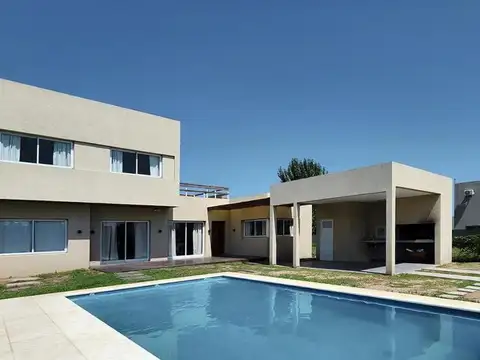 VENTA Casa 3 Dormitorios. El Molino, Roldán