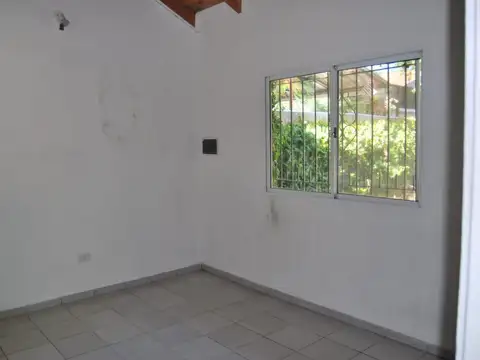 Depto Tipo Casa en Venta en Berazategui, USD 50.000