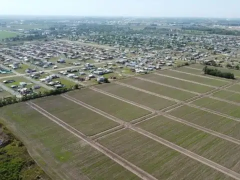 Lote a metros del Bv principal, accesos - Terreno 200 m2 en Nihuil - Puerto San Martin