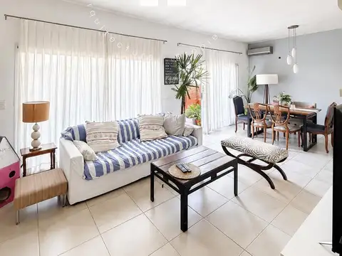 Depto Tipo Casa en Venta 25 años