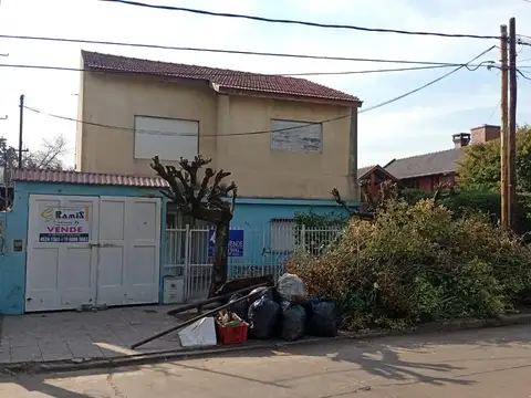 2 Casas a reciclar en excelente ubicación de Ituzaingó Norte