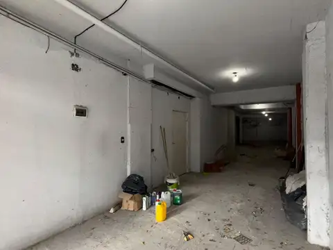 Rio de Janeiro 900 Bloque de cocheras-Local-Deposito, 150mts, 2 Entradas Venta Parque Centenario