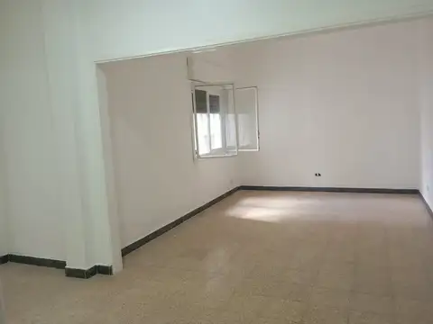 EXCELENTE DEPARTAMENTO DE 3 AMBIENTES AMPLIOS AMBIENTES CON GRAN ILUMINACION