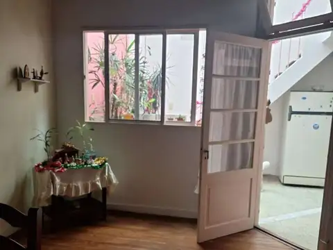 Depto Tipo Casa en Venta en Flores, USD 135.900