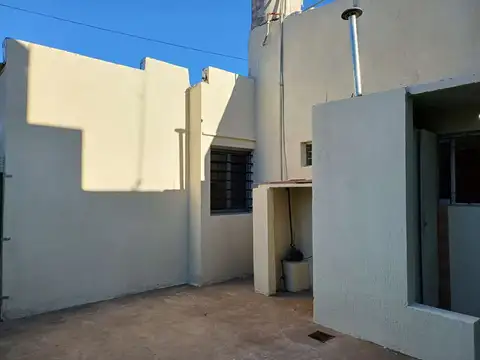 CASA EN ALQUILER LA PLATA 2 DORMITORIOS