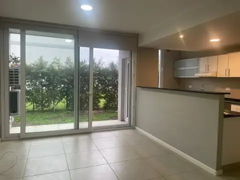 Departamento 2 AMB en Alquiler con Jardín en Villa de los Remeros