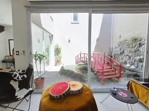 Casa 6 ambientes con 5 baños