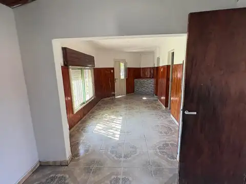 Casa en Alquiler en Villa Gobernador Galvez, $ 480.000
