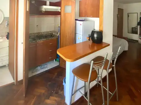 AMPLIO Y LUMINOSO MONOAMBIENTE