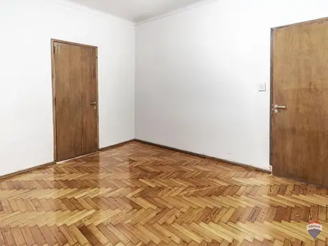 Depto Tipo Casa 6 ambientes con 2 baños