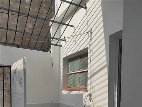 Depto Tipo Casa en Alquiler en Temperley, $ 600.000