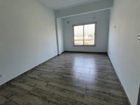 Departamento de 2 amb. Frente