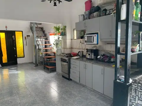 Casa 4 ambientes con 1 baño