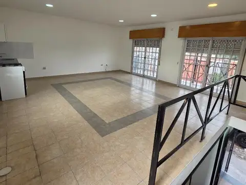 Depto Tipo Casa 2 ambientes con 1 baño