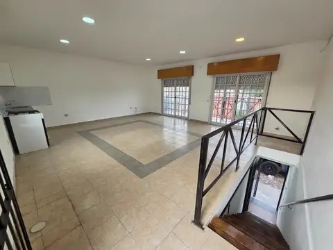Depto Tipo Casa en Alquiler en Claypole, $ 450.000