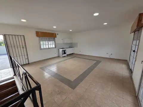 A ESTRENAR! DEPTO T/CASA 2 AMB C/TERRAZA Y BALCON, CLAYPOLE!