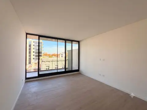 DEPARTAMENTO MODERNO DE 2 DORMITORIOS CON COCHERA EN EDIFICIO CON AMENITIES (PILETA, GYM, QUINCHOS)