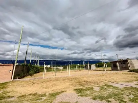 SE VENDEN 2 TERRENOS CON MEJORA STA ROSA V.VIEJO  