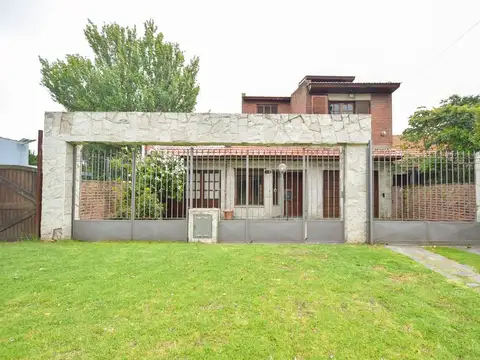 VENTA CASA 4 AMBIENTES EN COLINAS DE PERALTA RAMOS