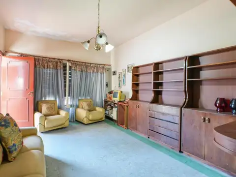 VENTA - CASA MULTIFAMILIAR CON JARDIN - PADUA