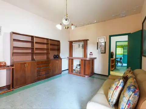 Casa 4 ambientes con 2 baños