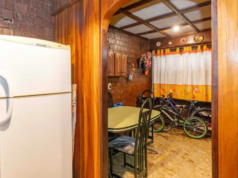 Depto Tipo Casa 6 ambientes con 2 baños