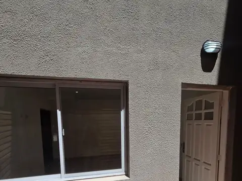 Depto Tipo Casa 2 ambientes con 1 baño