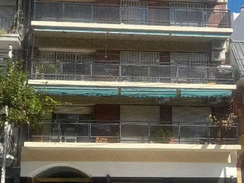 DEPTO 4AMBIENTES C/DEPSERV  SUITE COCHERA 137 M2 EXC !!