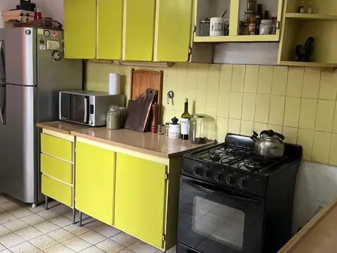 Gran oportunidad: Casa en planta baja   Departamento en planta alta - Ruiz Moreno 961, San Pedro, Bu