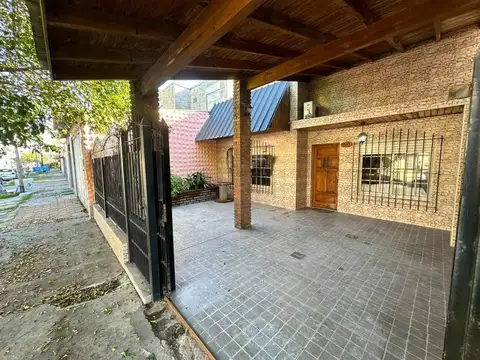 VENTA CASA PH 3 AMB. REMEDIOS DE ESCALADA LANUS