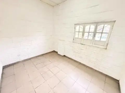 Casa 3 ambientes con 1 baño
