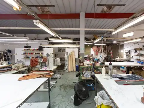 VENTA GALPON EN CASTELAR - PERMUTA