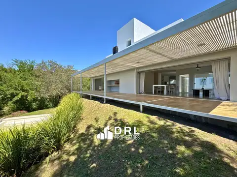 Casa totalmente reciclada con increíble vista en Q2