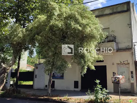 BOULEVARD BALLESTER 5294. Entre San lorenzo y Lamadrid