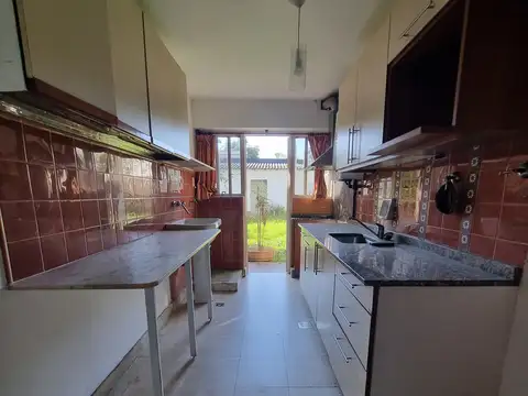 Casa u oficinas+2 departamentos+hermoso terreno céntrico!