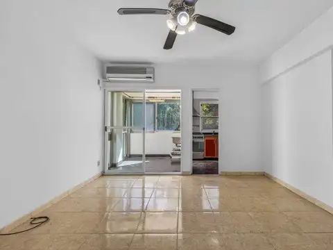 Depto 2 amb semipiso amplio refac.c/patio y balcón