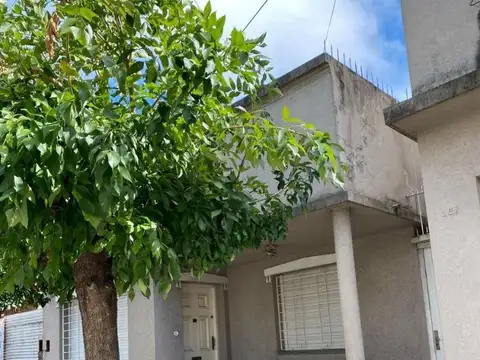Casa a la venta en Quilmes Este.