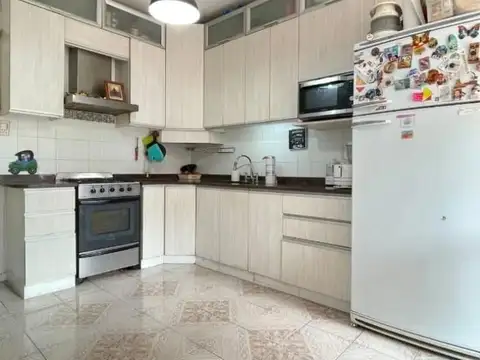 Depto Tipo Casa 4 ambientes con 2 baños