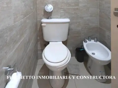 Casa 7 ambientes con 3 baños