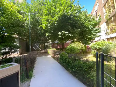 Departamento 4 amb. en venta  en Pompeya P/ escal.