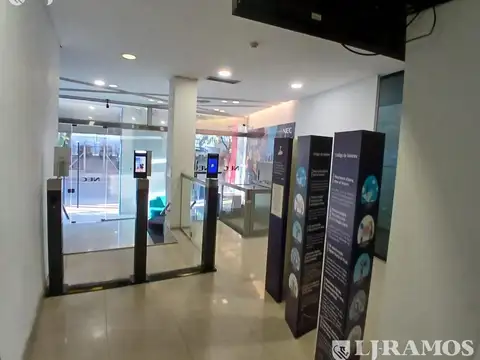 Oficina en Venta al Este