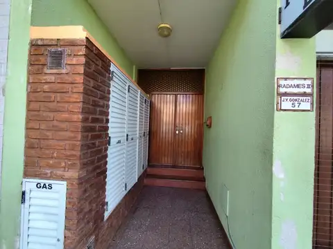 Gonzalez 57 , Piso 2