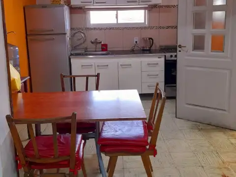 Casa 4 ambientes con 1 baño