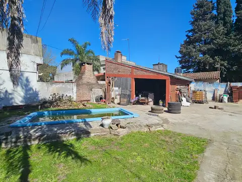 VENTA CASA QUINTA EN PASO DEL REY   AMPLIO PARQUE PILETA QUINCHO   APTO CREDITO
