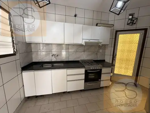Depto Tipo Casa 4 ambientes con 2 baños
