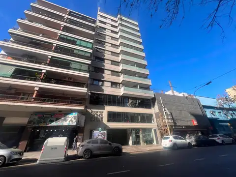 EXCELENTE MONOAMBIENTE CON COCHERA Y BAULERA EN ALQUILER EN PLENO CENTRO DE VILLA URQUIZA. EDIFICIO CON AMENITIES