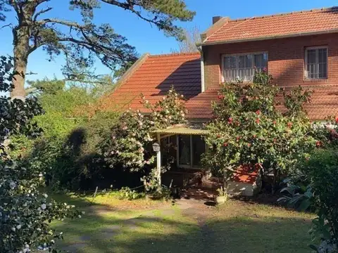 Casa en venta - 2 Dormitorios 3 Baños - 2.400Mts2 - Sierra de Los Padres